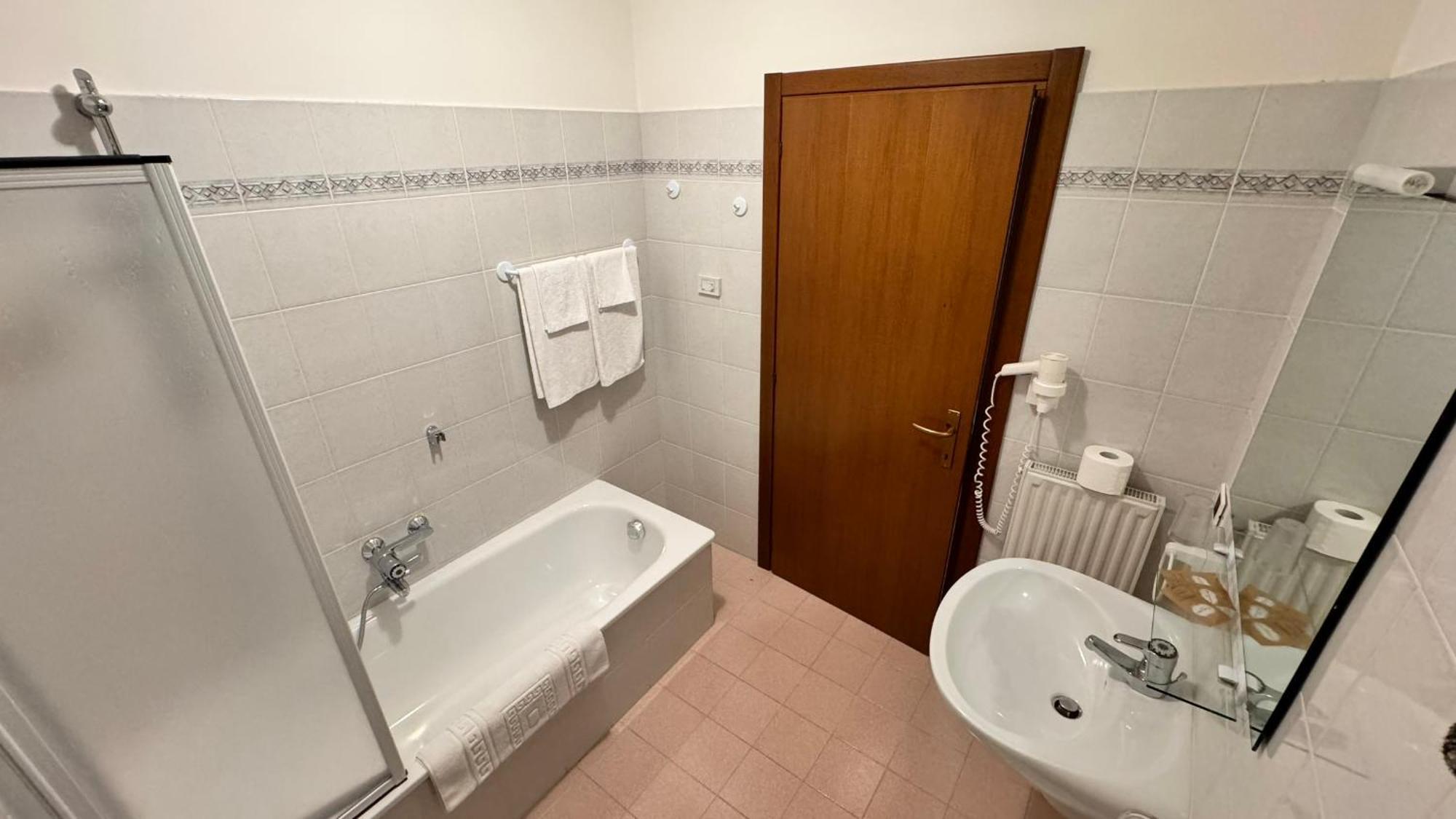 Albergo Stella Alpina Tenno Eksteriør billede